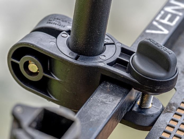 Preston Offbox Bait Brolly Knuckle With Insert & Handwheels - Fishing  Tackle Warehouse